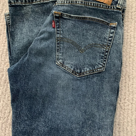 Levi’s 541 Dark Wash Jean 30W x 32L - Picture 7 of 7